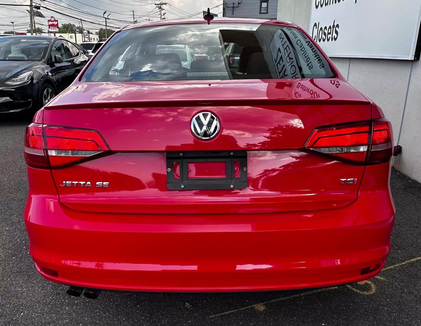 2015 Volkswagen Jetta - Image 15