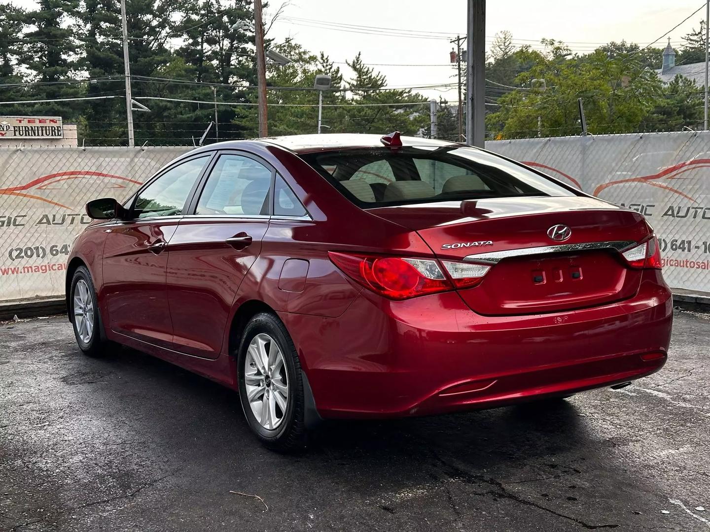 2013 Hyundai Sonata - Image 7