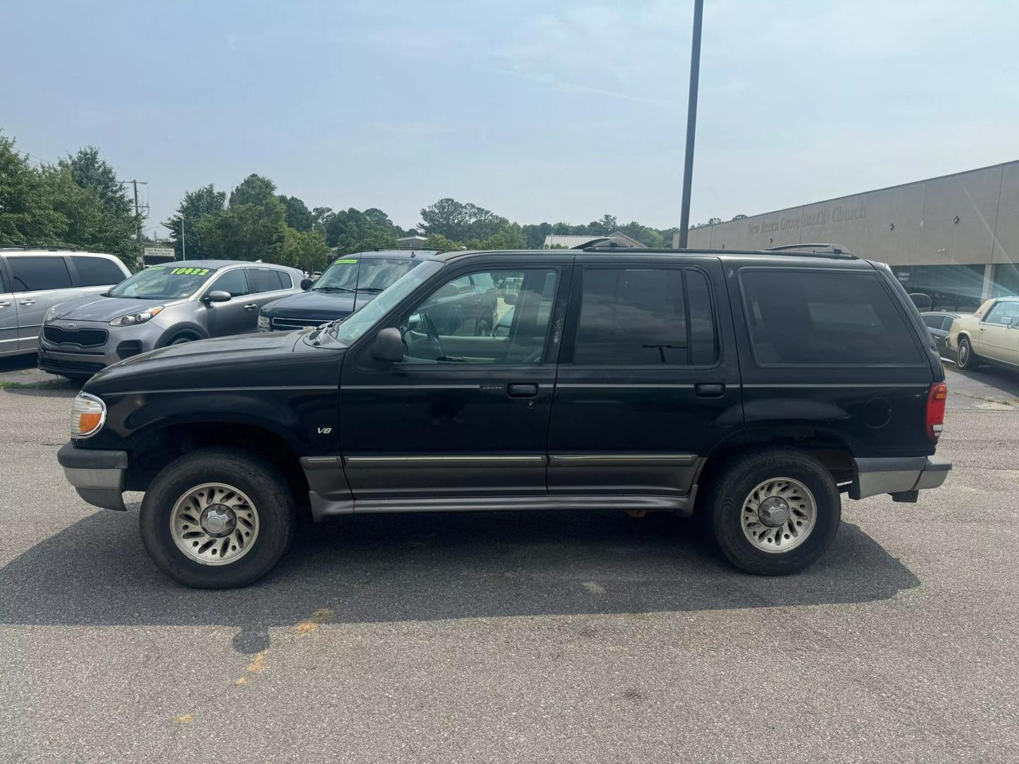 1998 Ford Explorer EDDIE BAUER photo 3