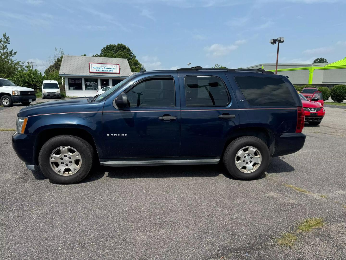 2007 Chevrolet Tahoe LS photo 3