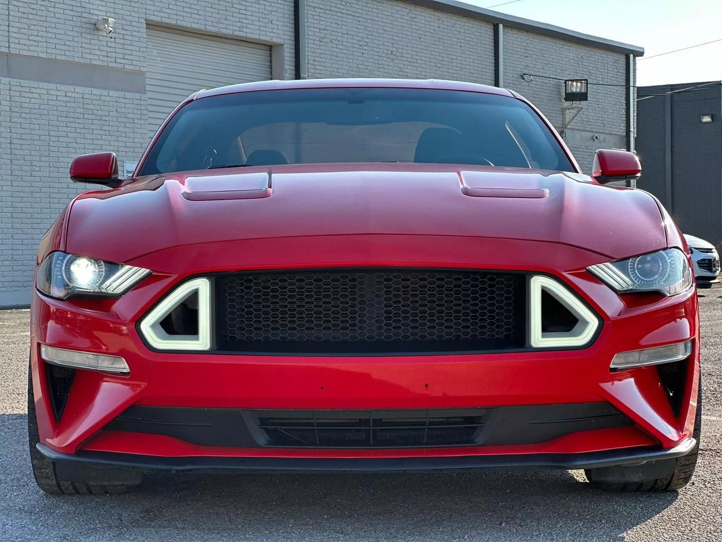 2019 Ford Mustang - Image 12