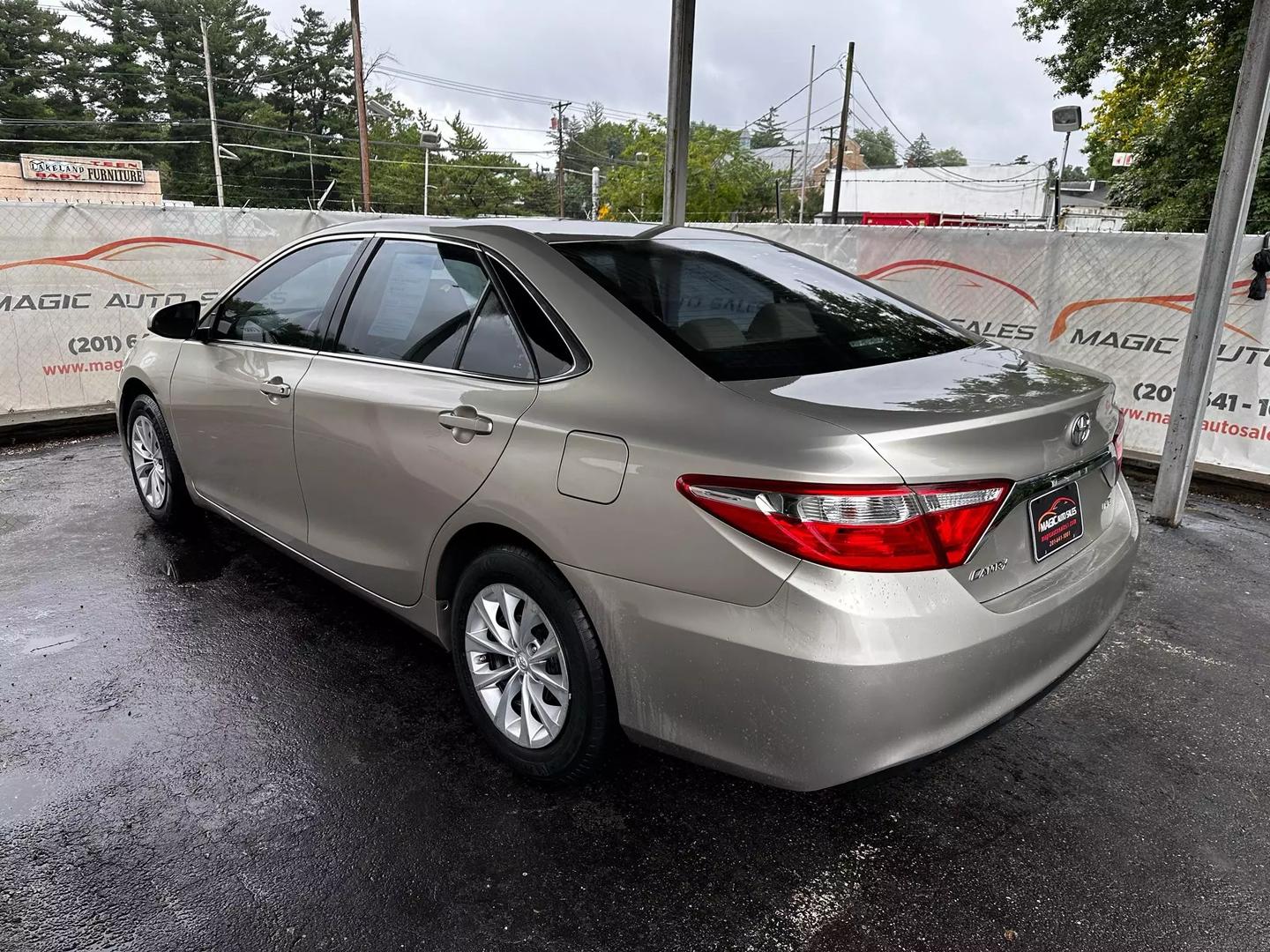 2017 Toyota Camry - Image 13