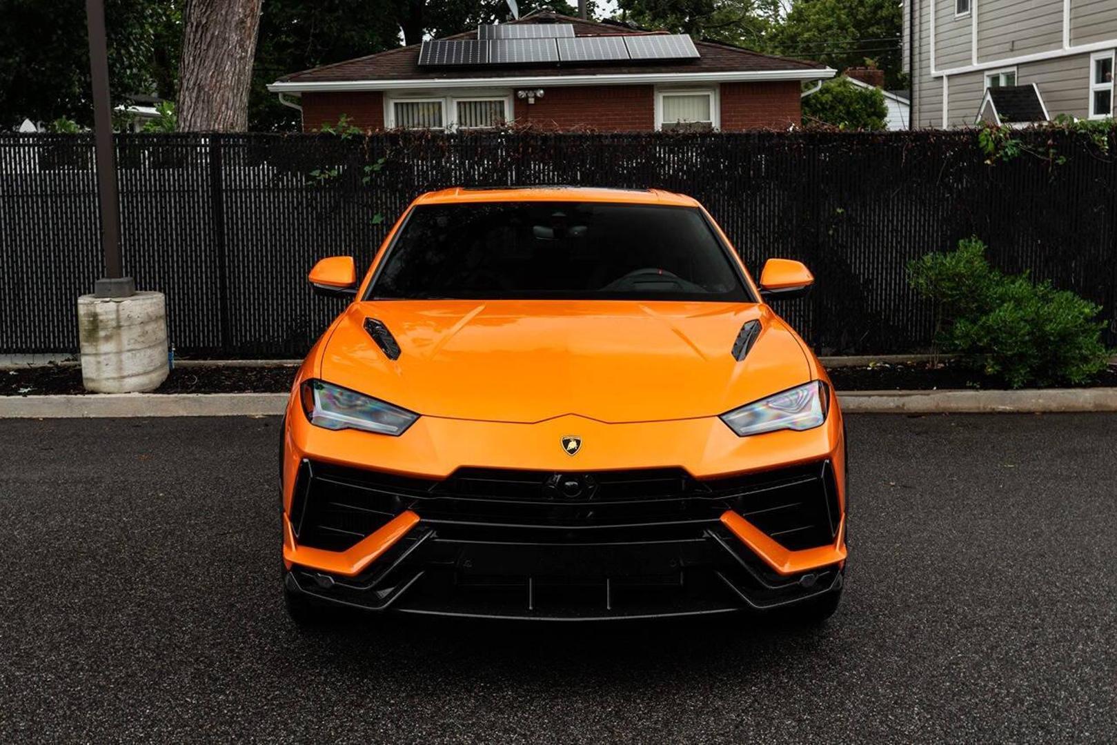 2024 Lamborghini Urus - Image 3