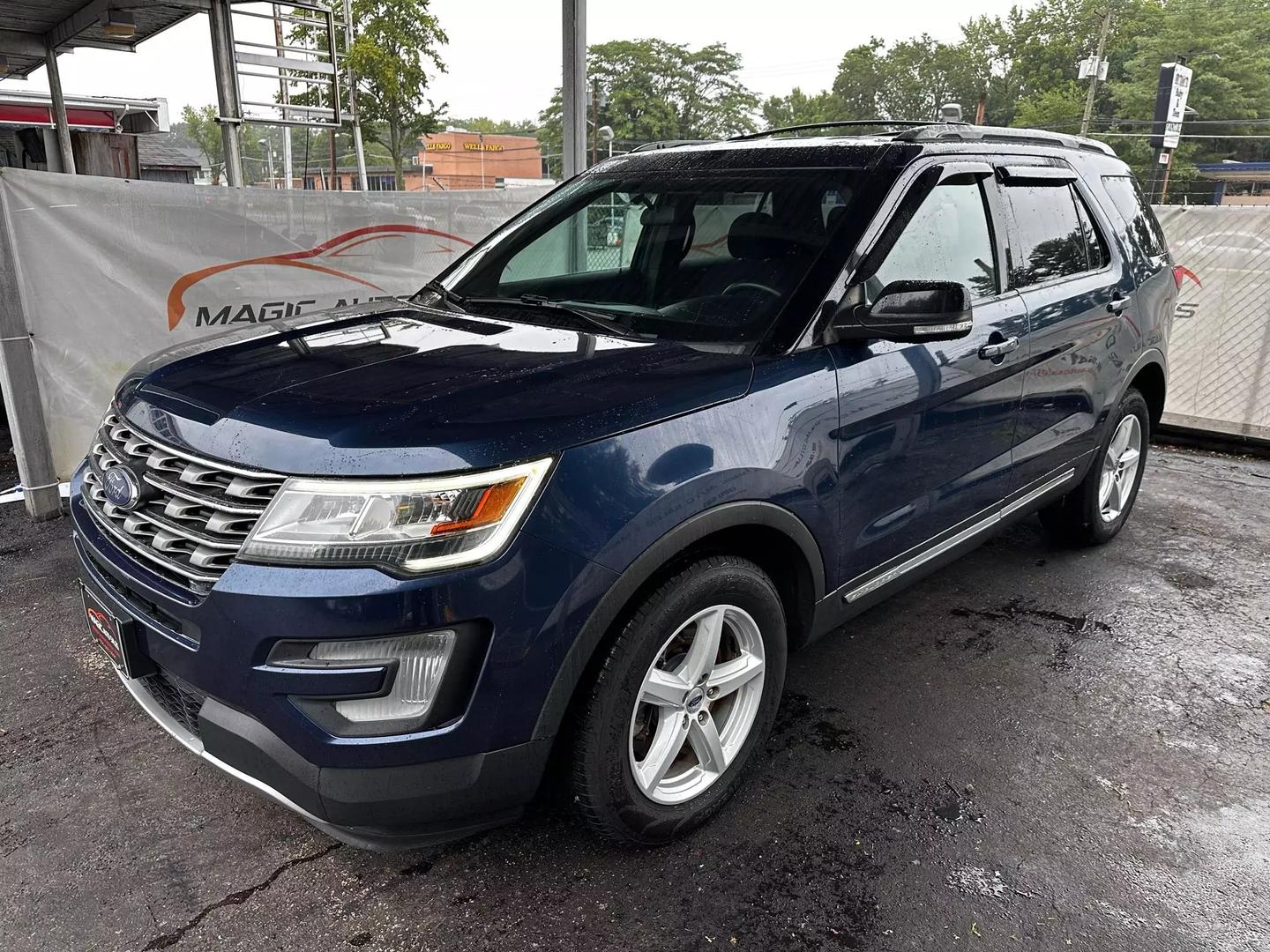 2017 Ford Explorer - Image 10