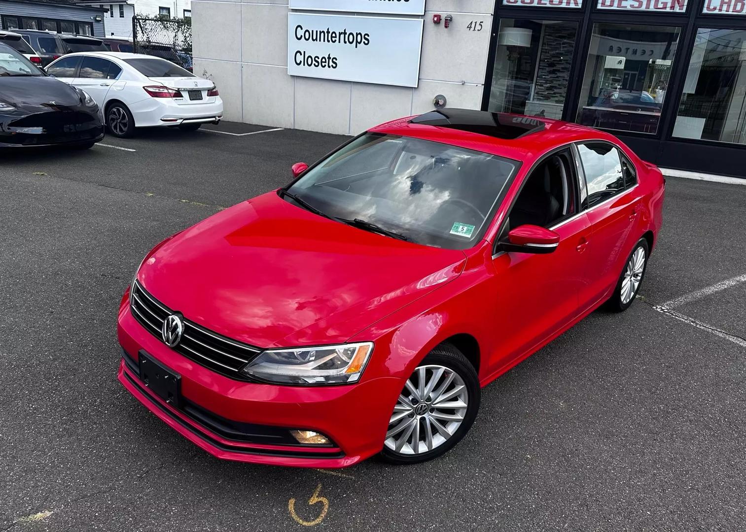 2015 Volkswagen Jetta - Image 2