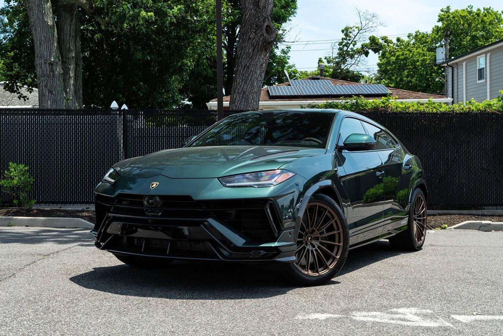 2024 Lamborghini Urus - Image 1