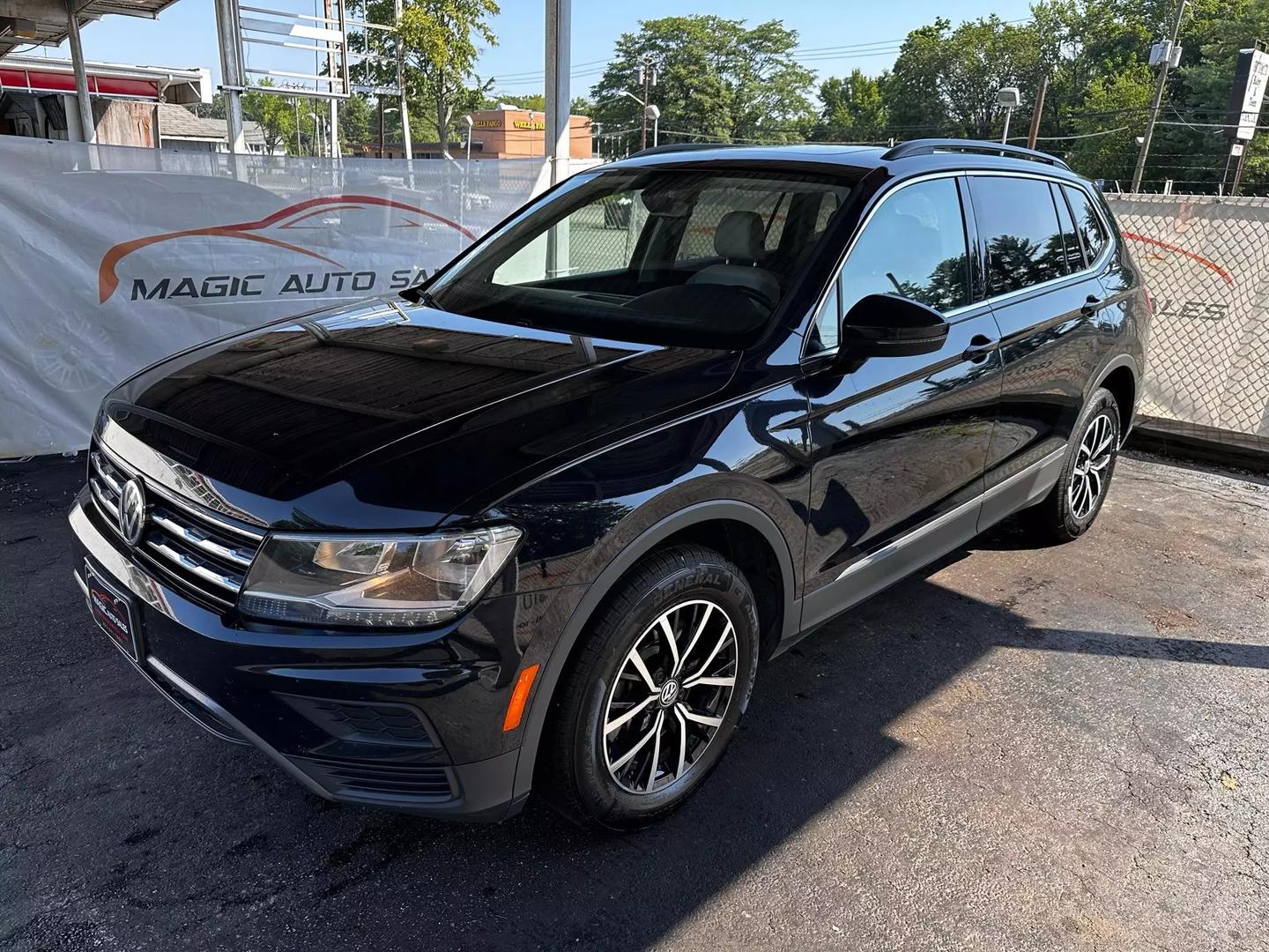 2021 Volkswagen Tiguan - Image 10