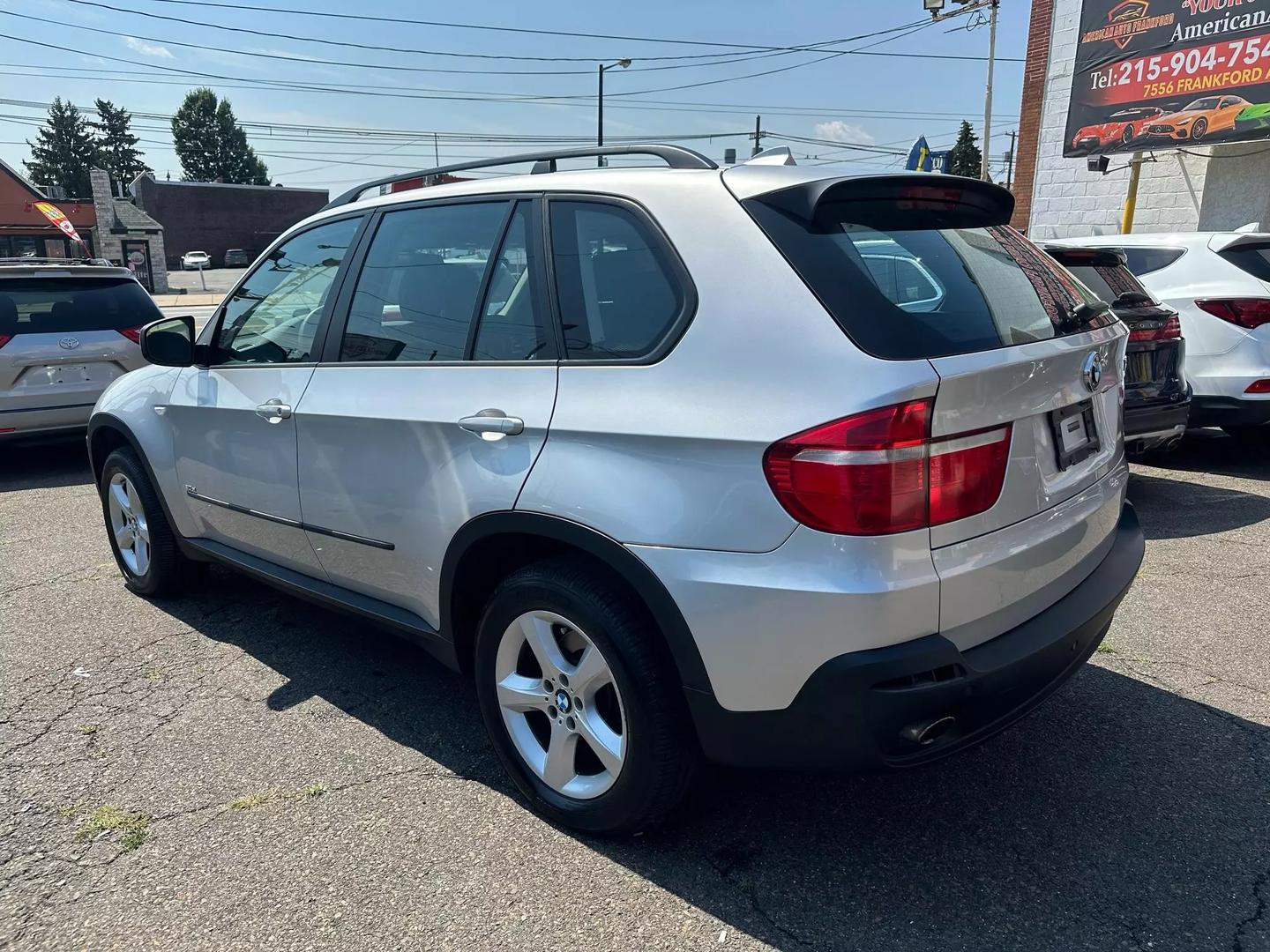 2008 BMW X5 showcasing its elegant design and luxury features.