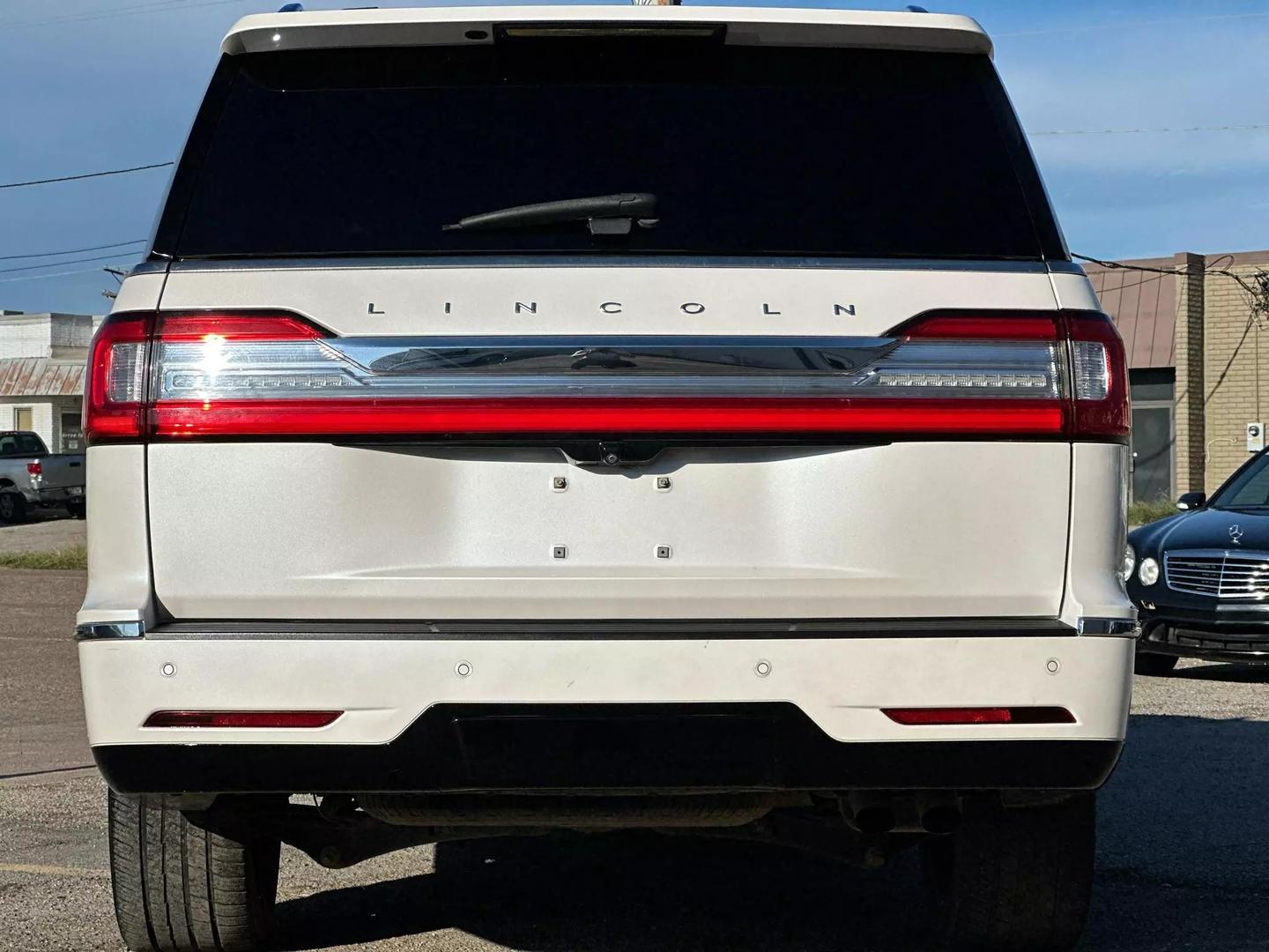 2019 Lincoln Navigator L - Image 7