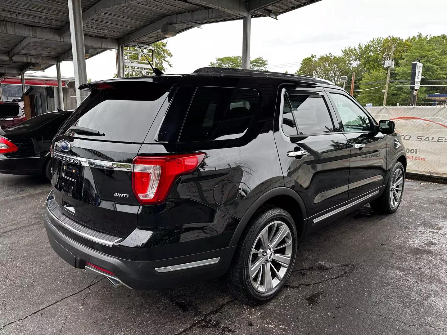 2018 Ford Explorer - Image 12