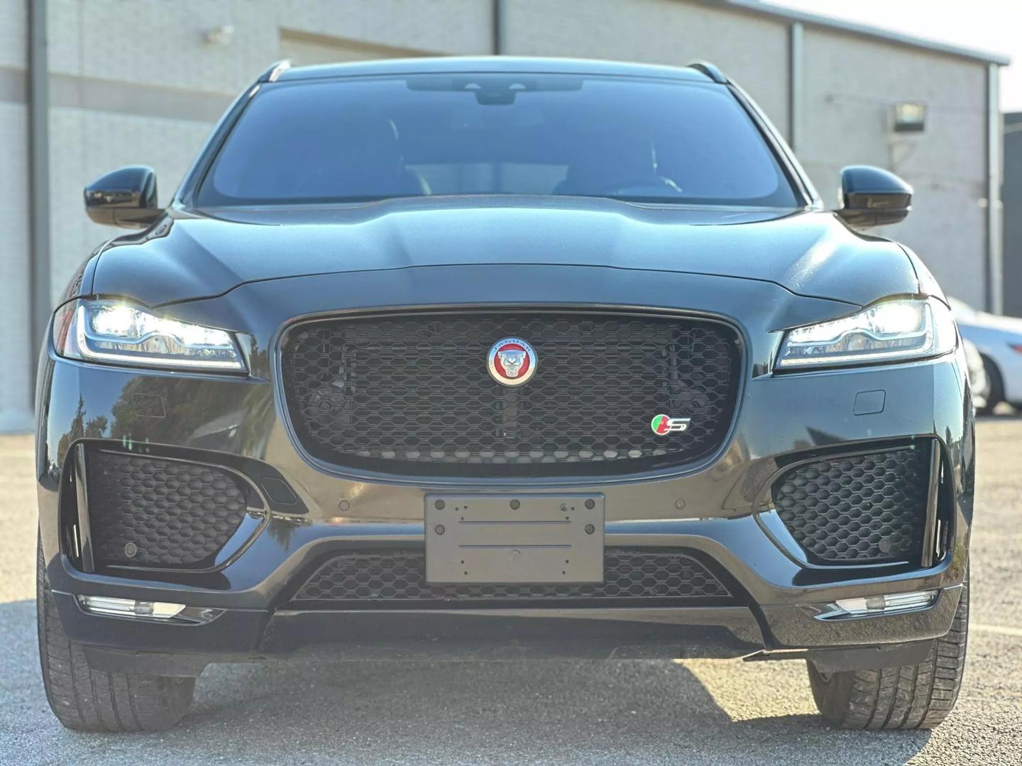 2017 Jaguar F-pace - Image 12