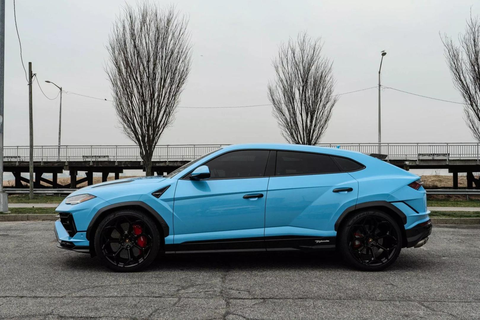 2023 Lamborghini Urus - Image 8