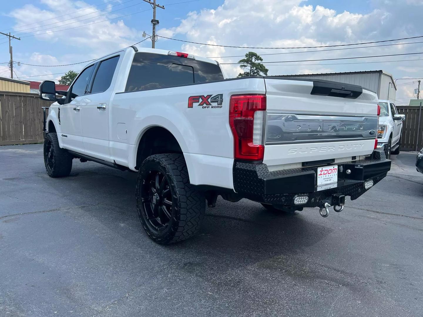 2019 Ford F250 Super Duty Crew Cab - Image 6