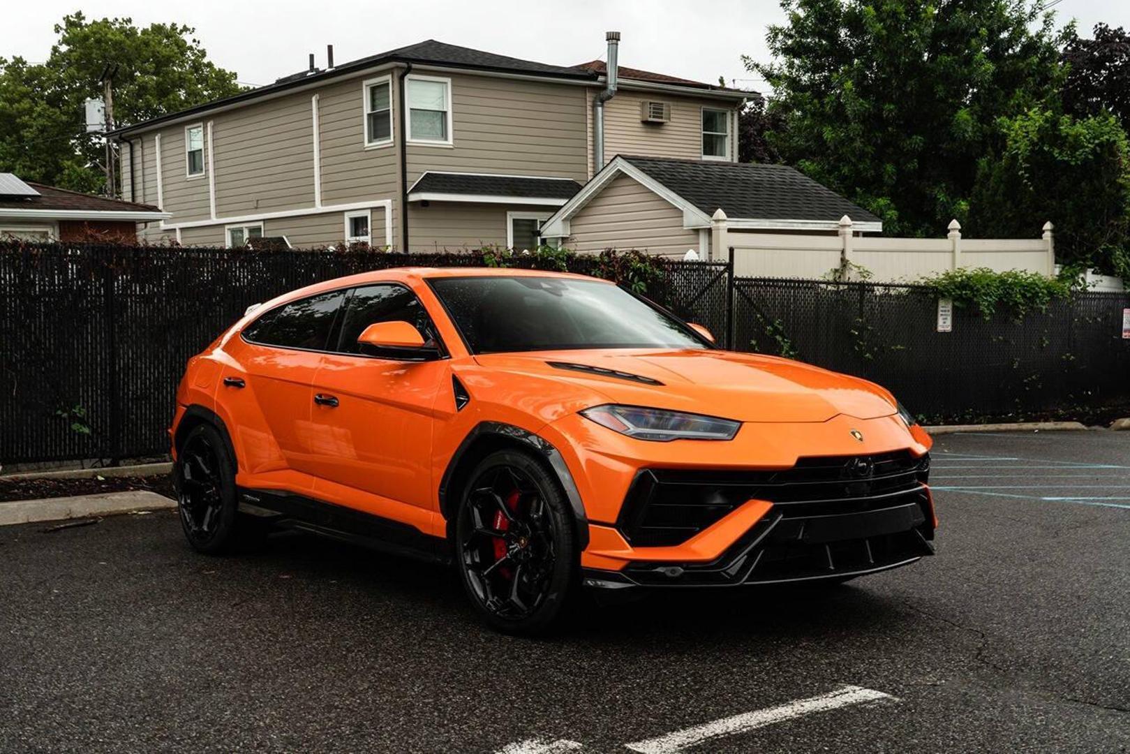 2024 Lamborghini Urus - Image 8