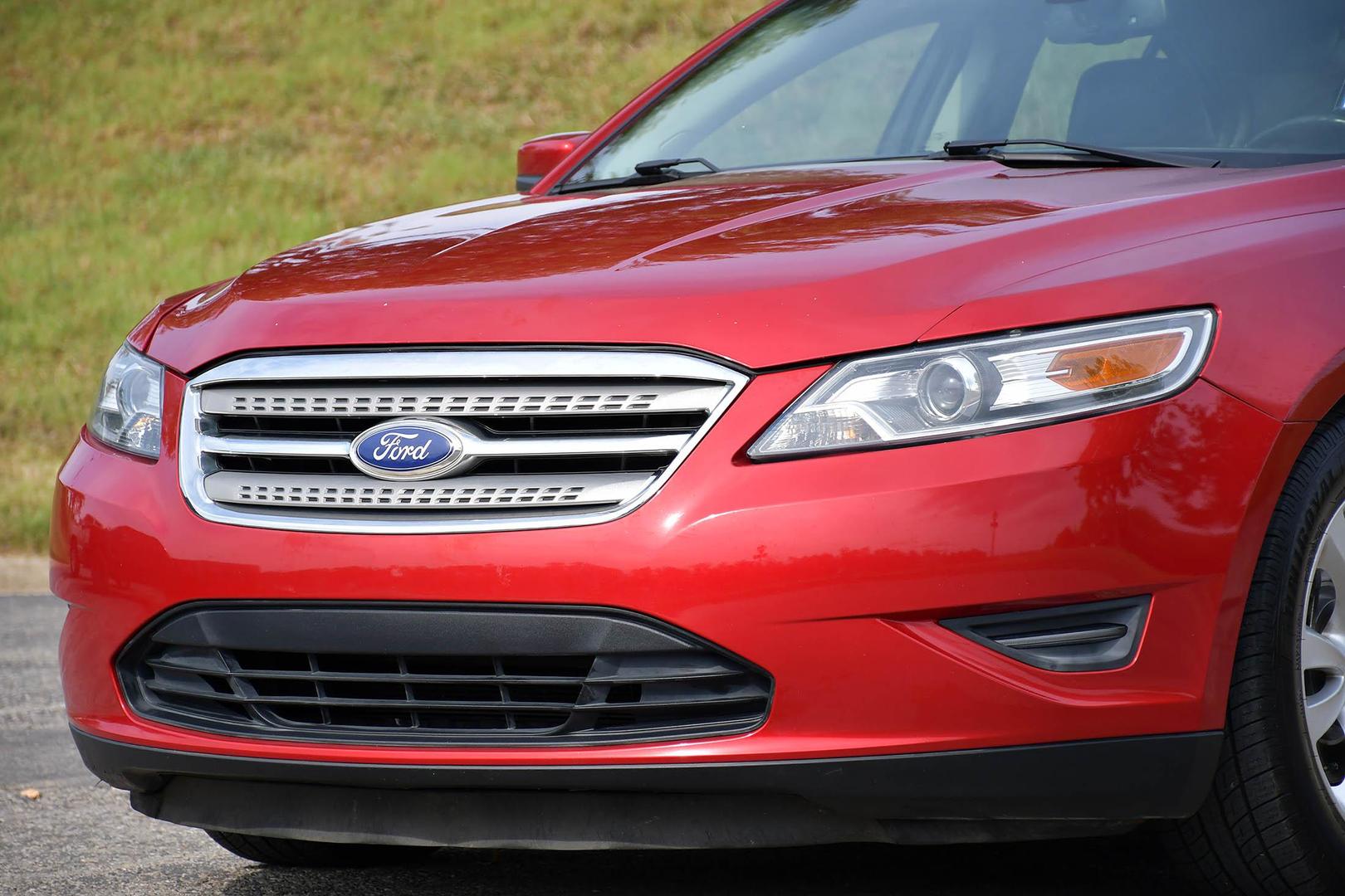 2012 Ford Taurus SEL photo 7