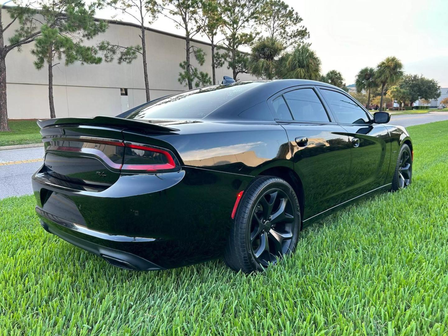 2016 Dodge Charger R/T photo 5