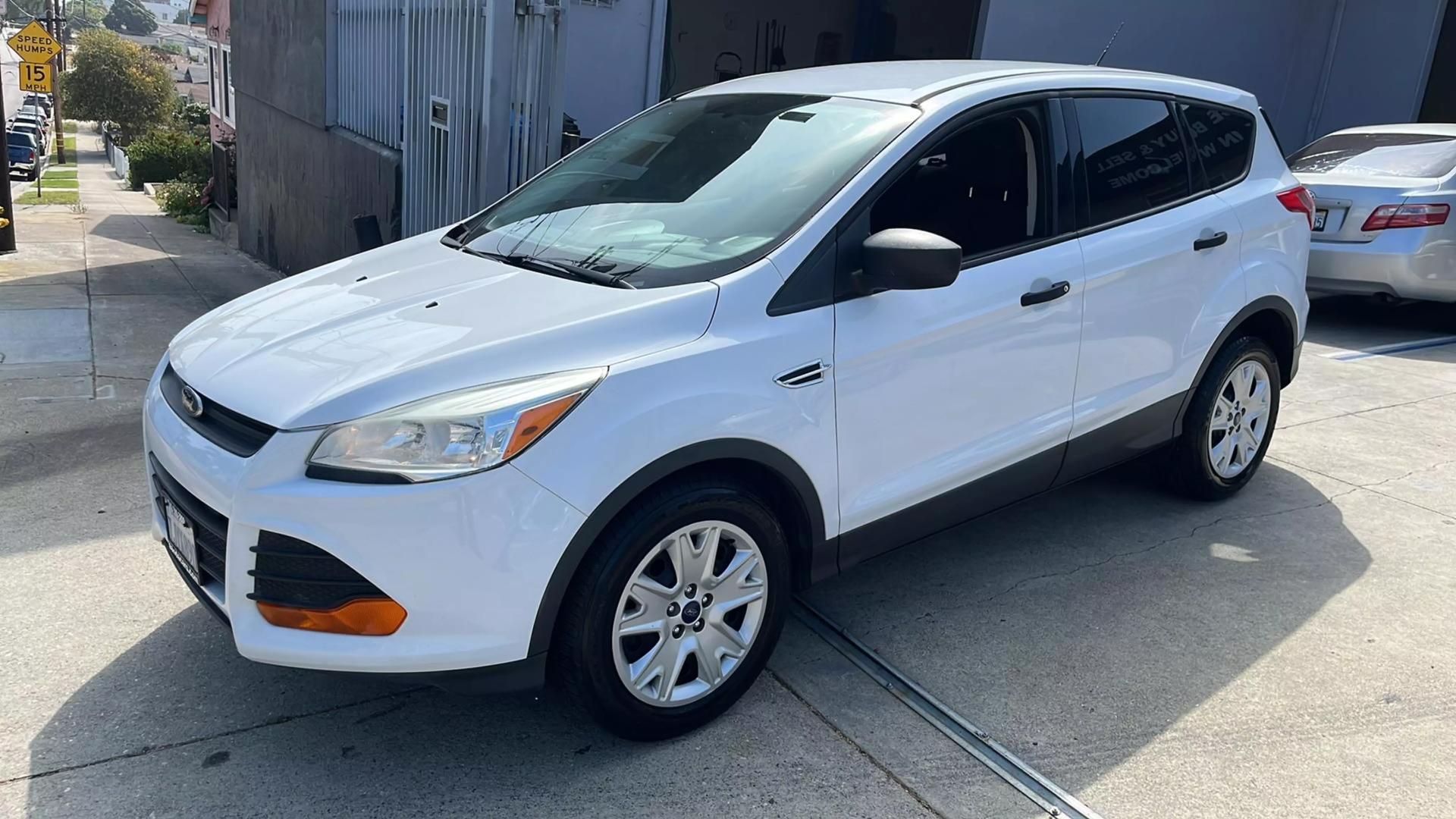 2015 Ford Escape S photo 11