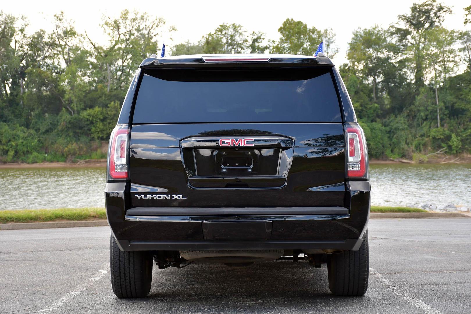 2018 GMC Yukon XL SLT photo 11