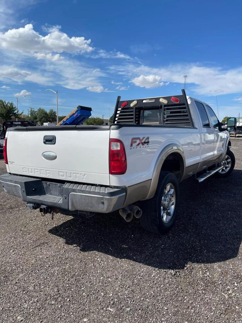 2012 Ford F-350 Super Duty Lariat photo 3