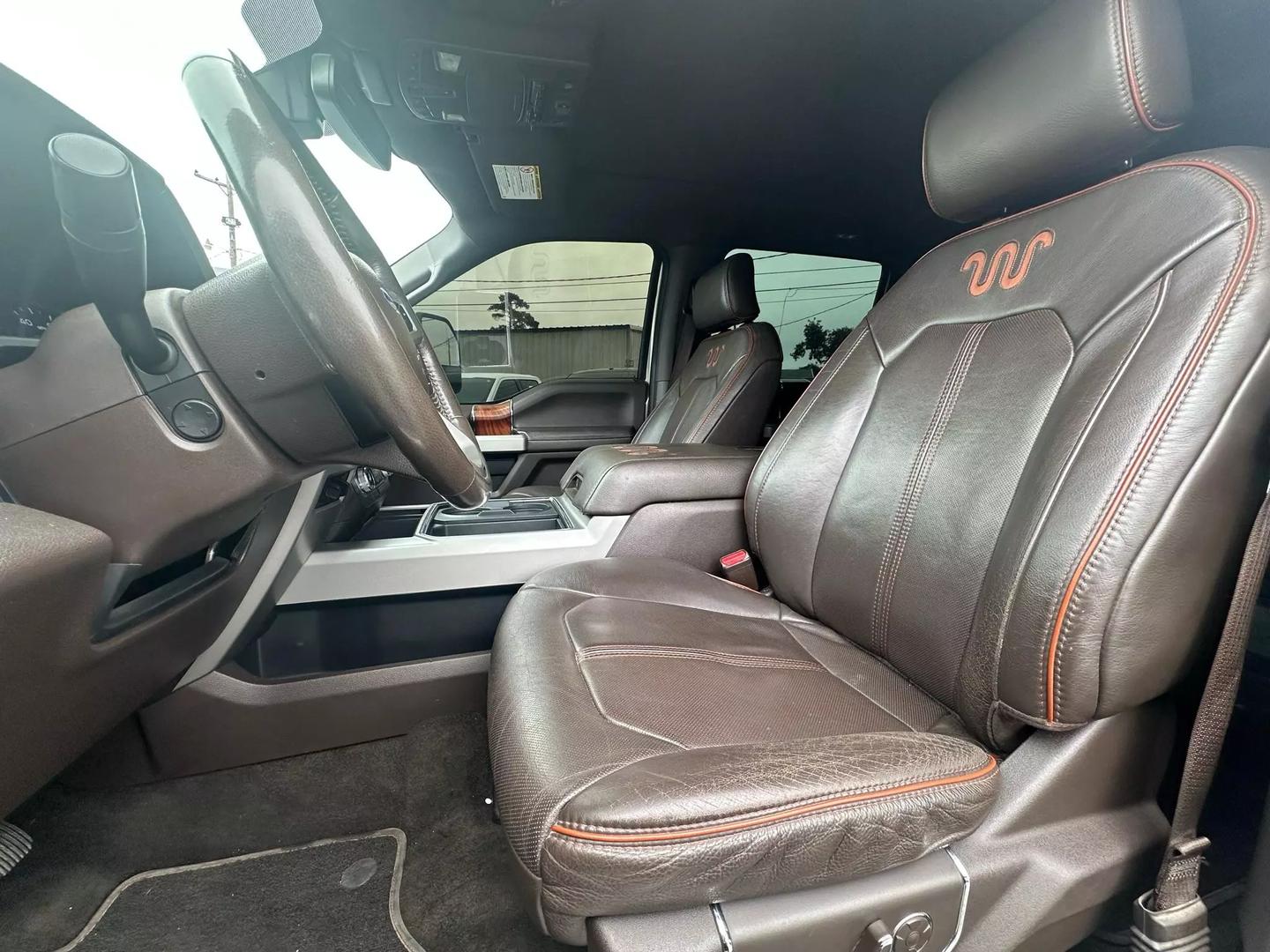 2017 Ford F250 Super Duty Crew Cab - Image 2