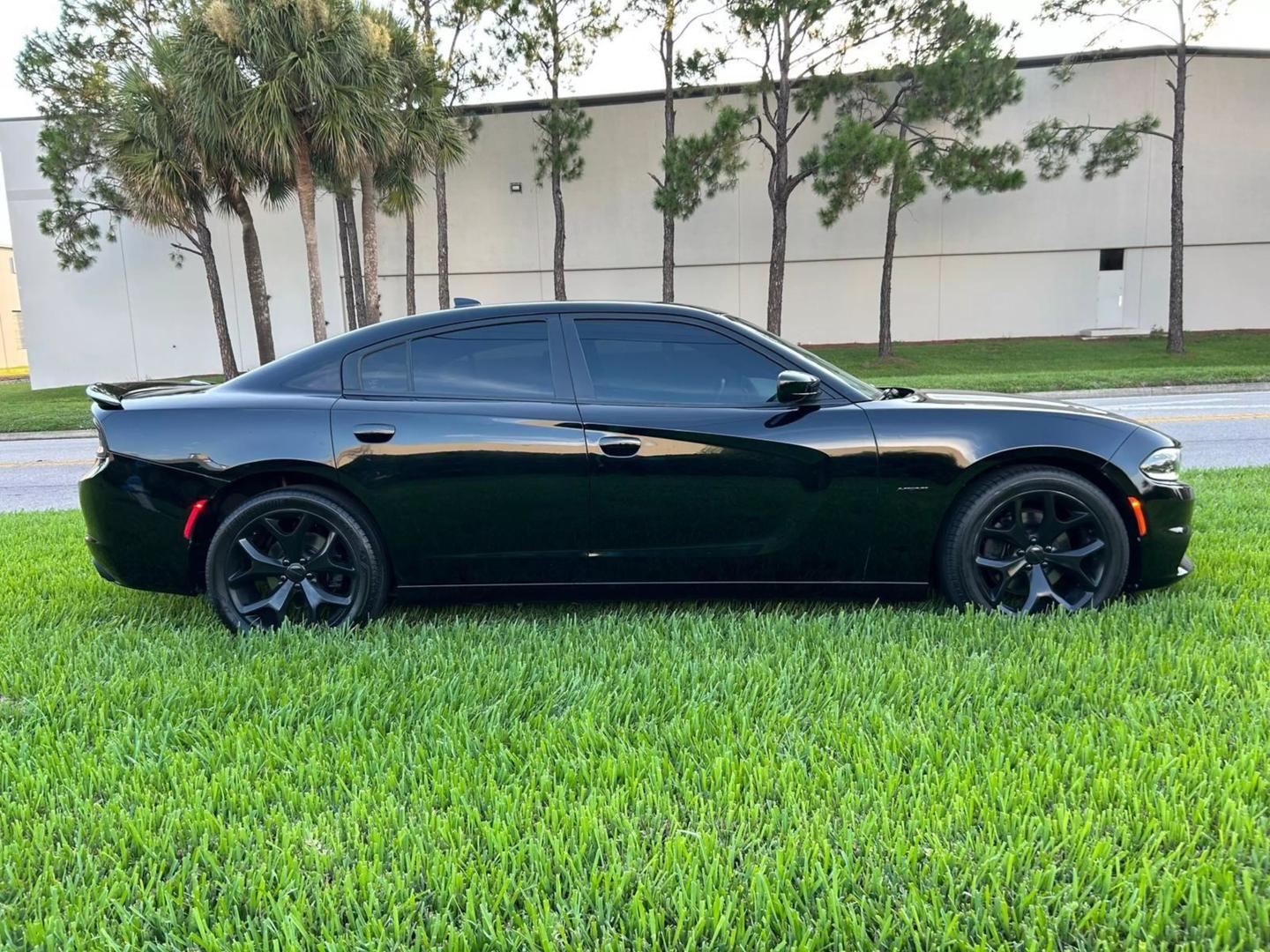 2016 Dodge Charger R/T photo 7