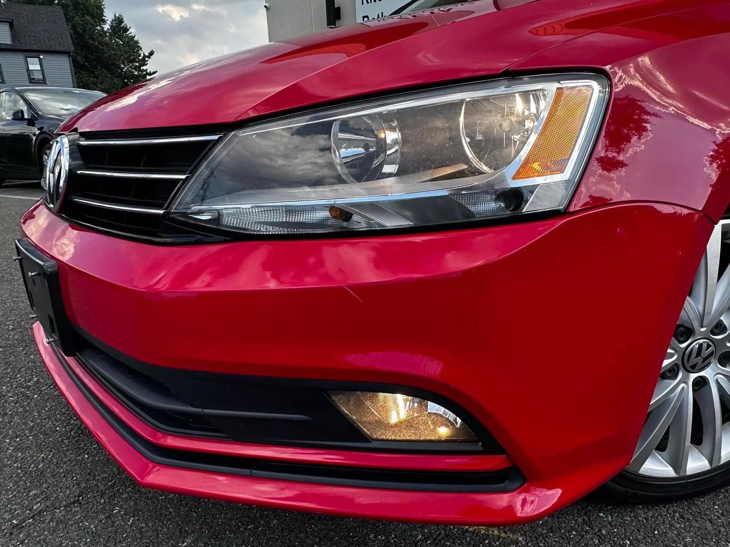 2015 Volkswagen Jetta - Image 3