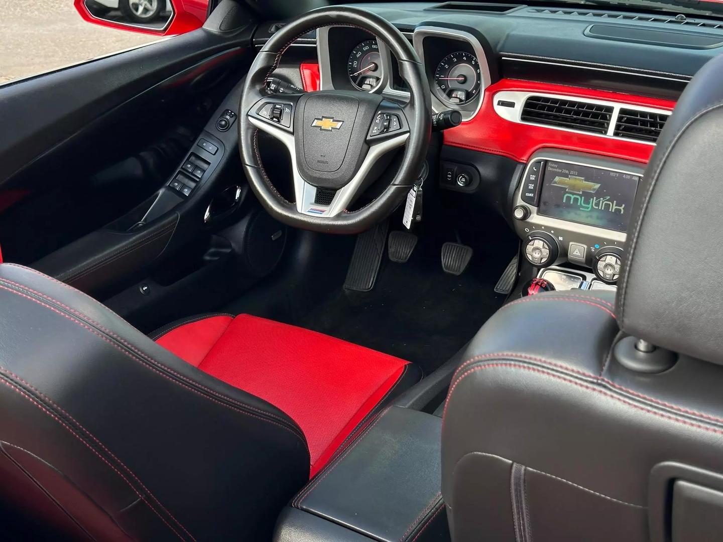 2015 Chevrolet Camaro - Image 21