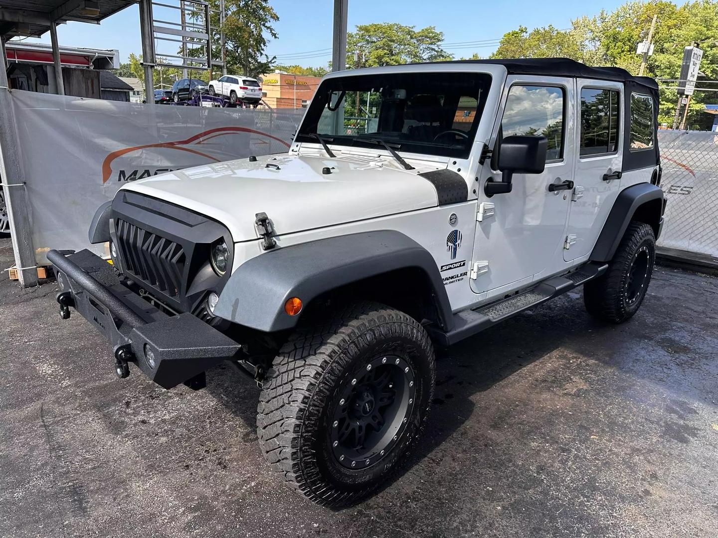 2016 Jeep Wrangler - Image 11