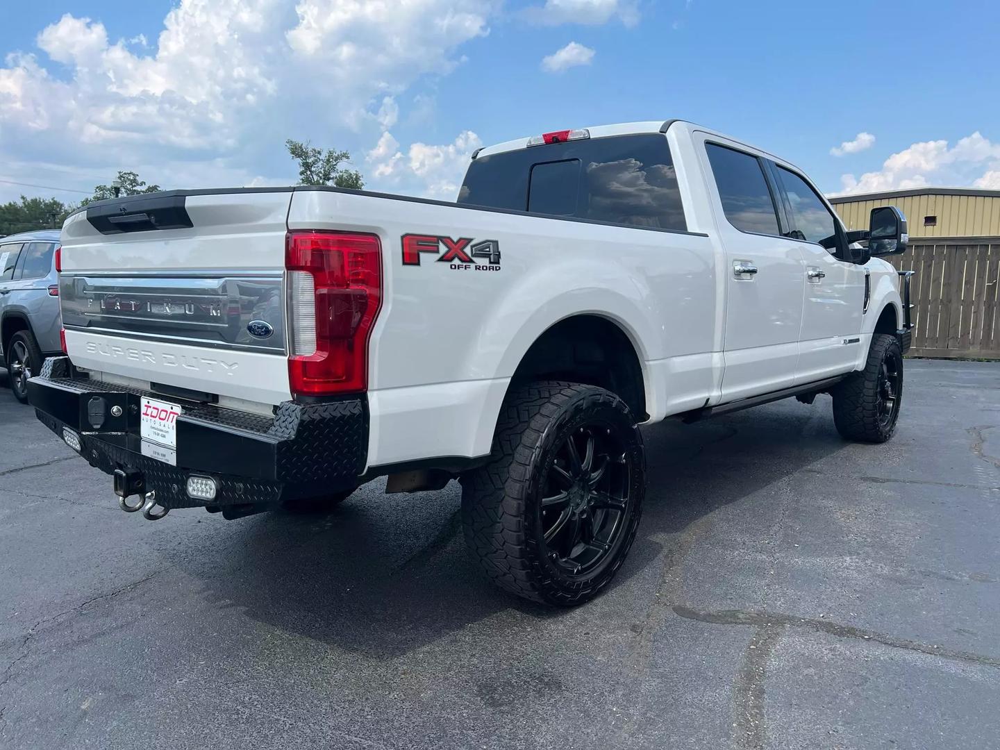 2019 Ford F250 Super Duty Crew Cab - Image 7