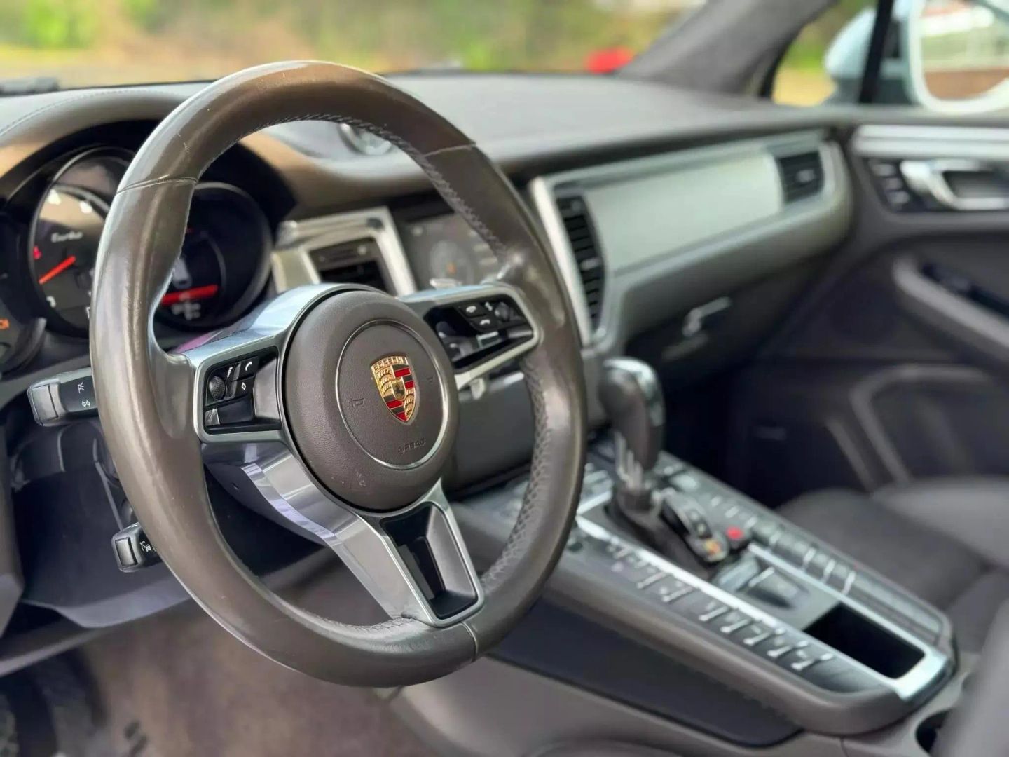 Image 9 of 2015 PORSCHE MACAN