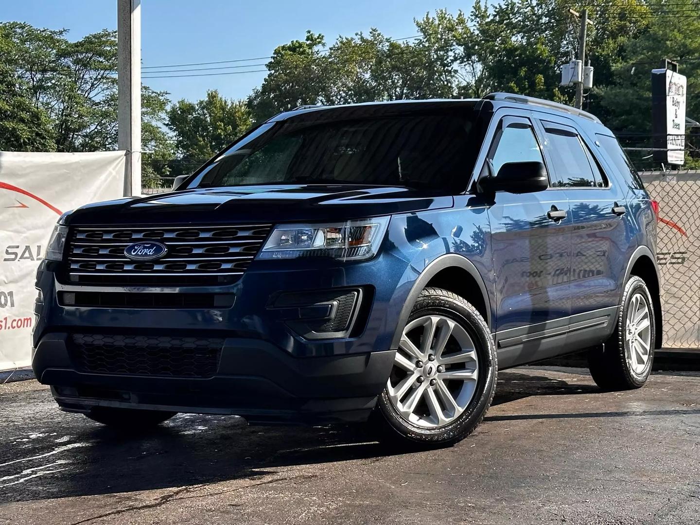 2017 Ford Explorer - Image 1