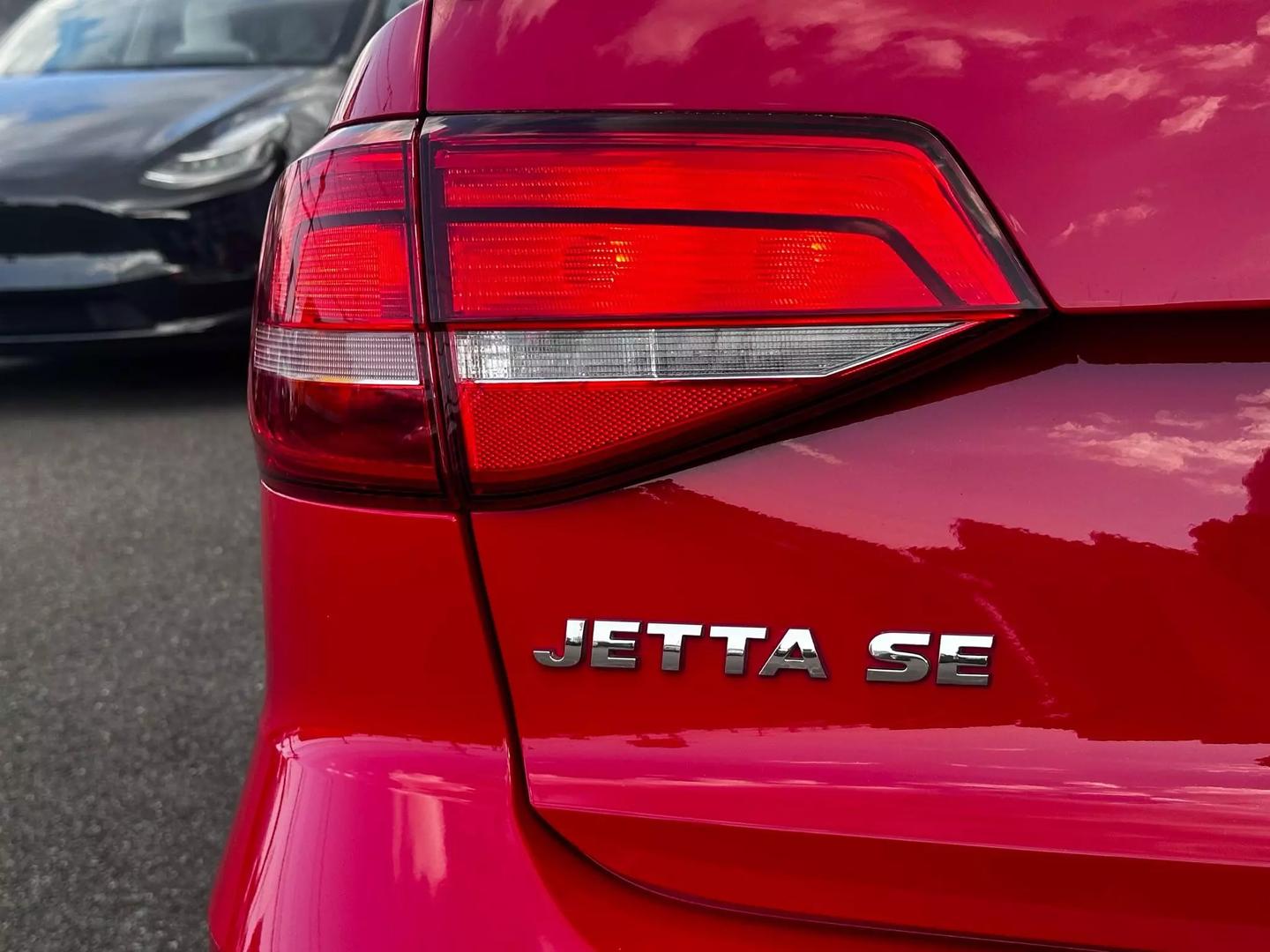 2015 Volkswagen Jetta - Image 16