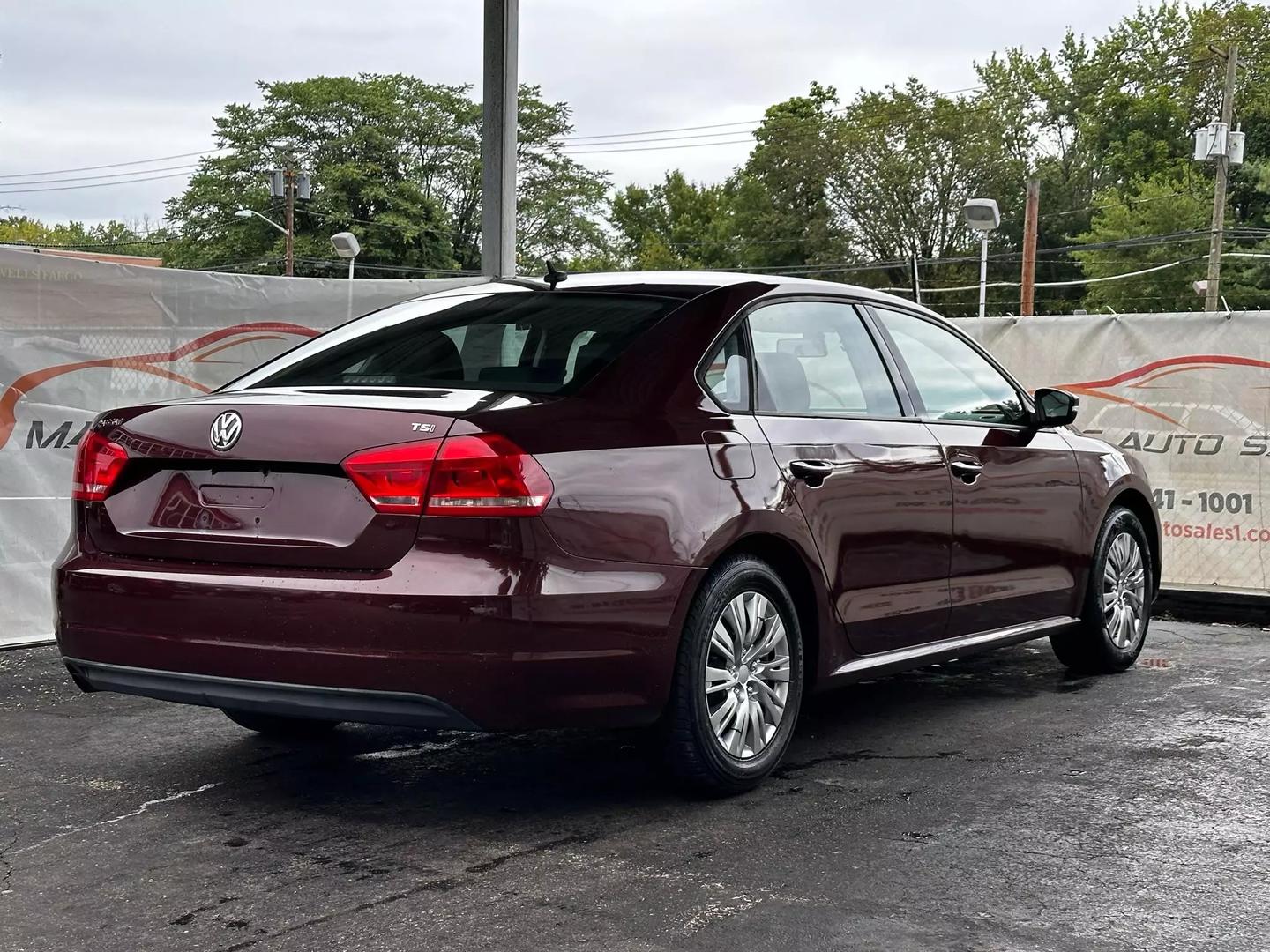 2014 Volkswagen Passat - Image 9