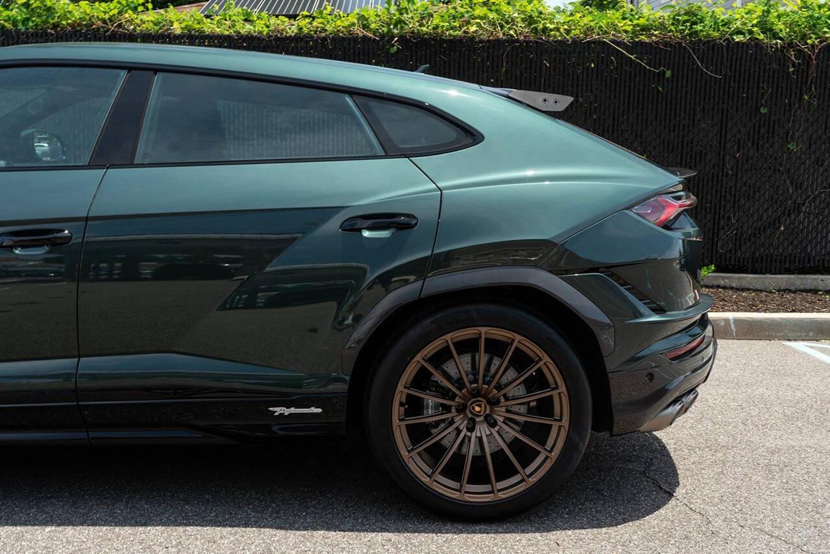 2024 Lamborghini Urus - Image 21