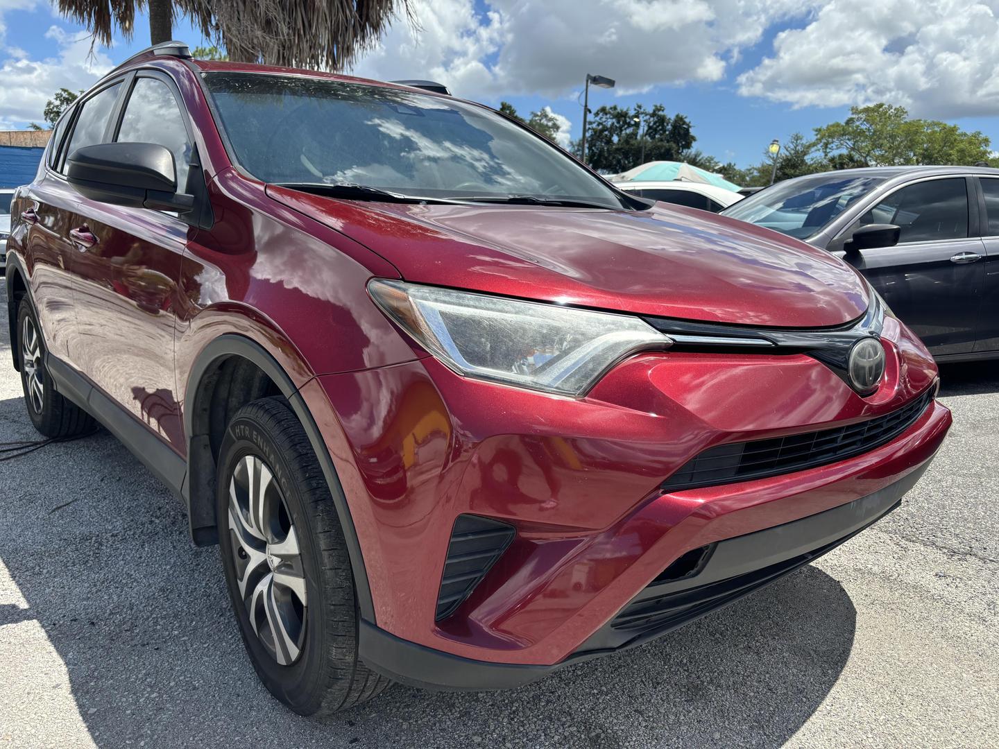 2018 Toyota RAV4 LE photo 2