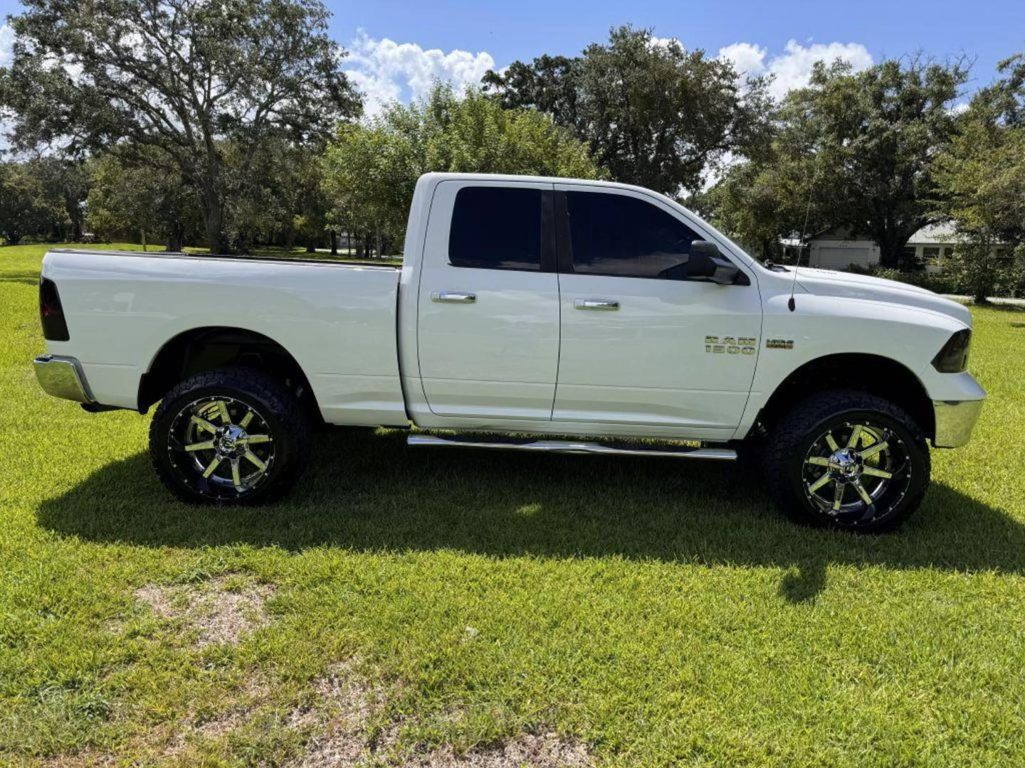 2014 RAM Ram 1500 Pickup SLT photo 6