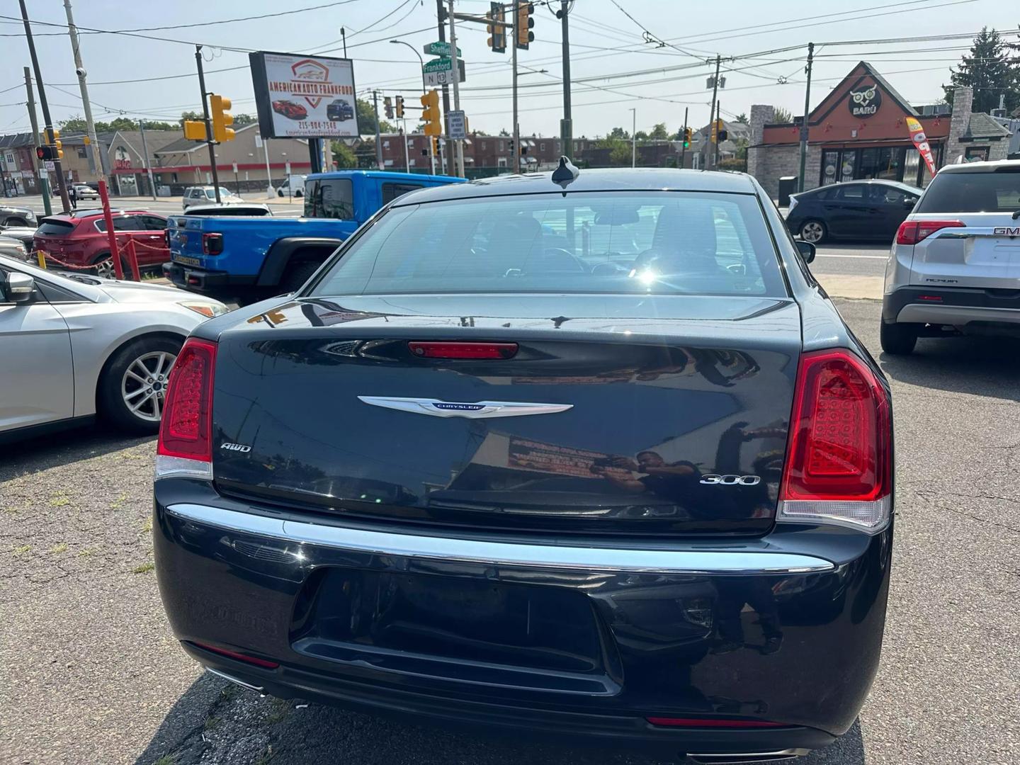 2019 Chrysler 300: Bold design, V6 & V8 engines, premium interior, advanced tech, and a smooth, comfortable drive.