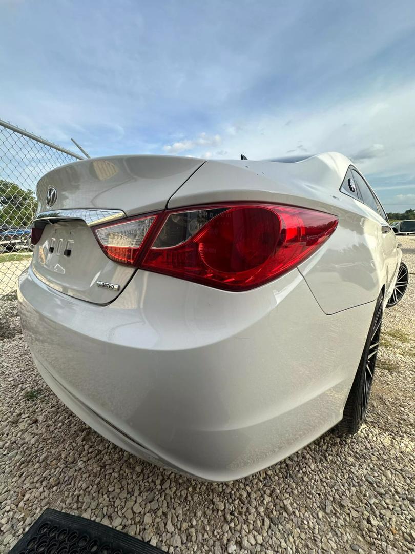 2012 Hyundai Sonata Limited photo 7