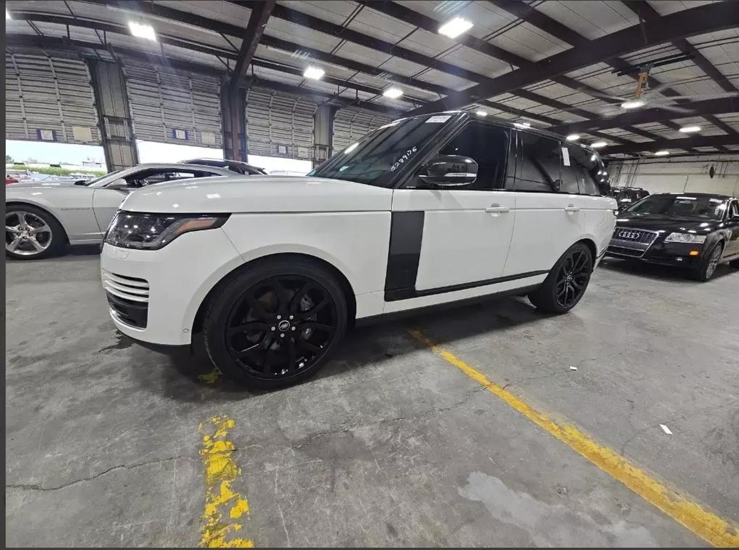 2018 Land Rover Range Rover Supercharged photo 4