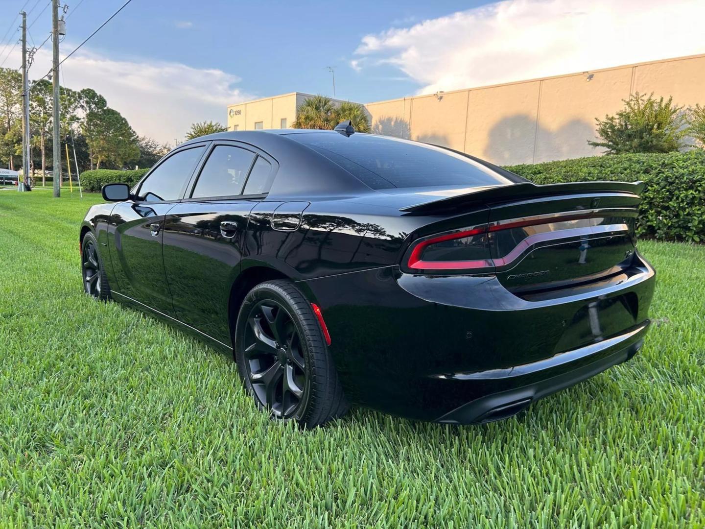 2016 Dodge Charger R/T photo 6