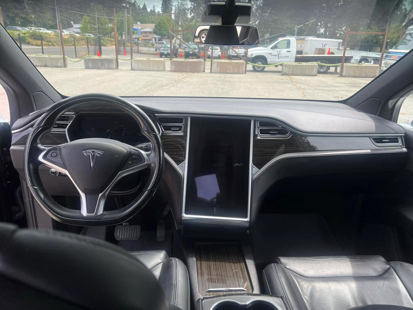 2016 Tesla Model X 90D photo 23