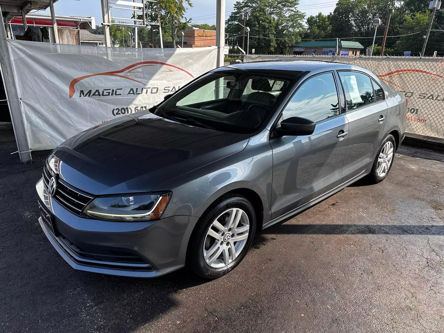 2018 Volkswagen Jetta - Image 11