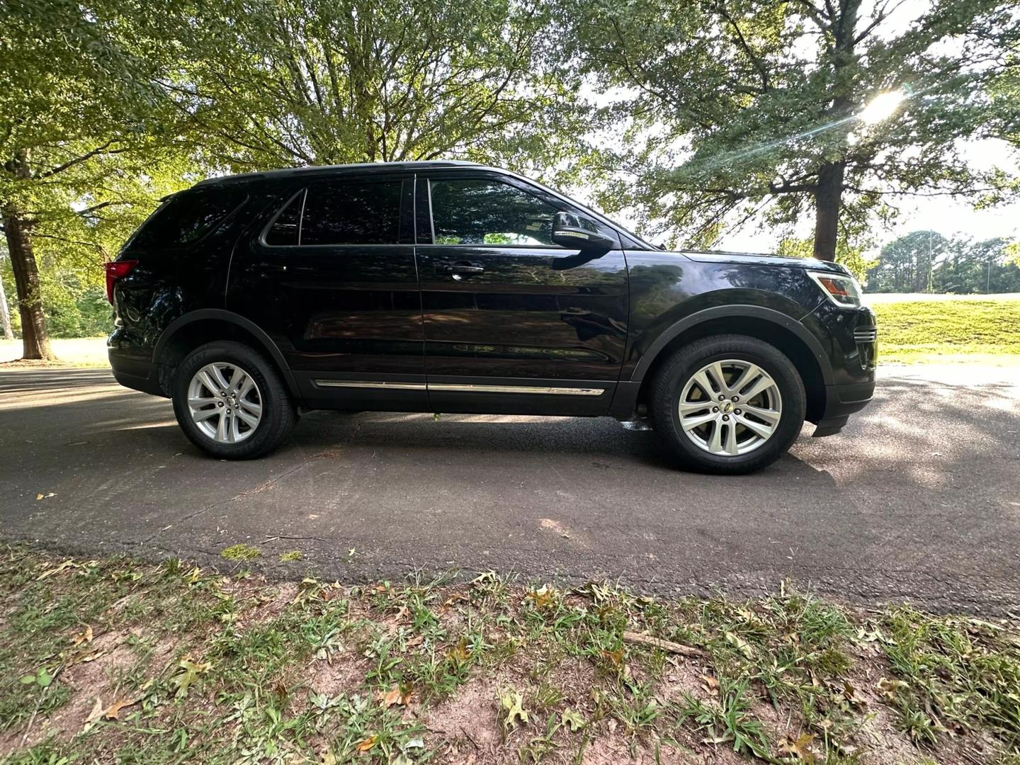 2018 Ford Explorer XLT photo 2