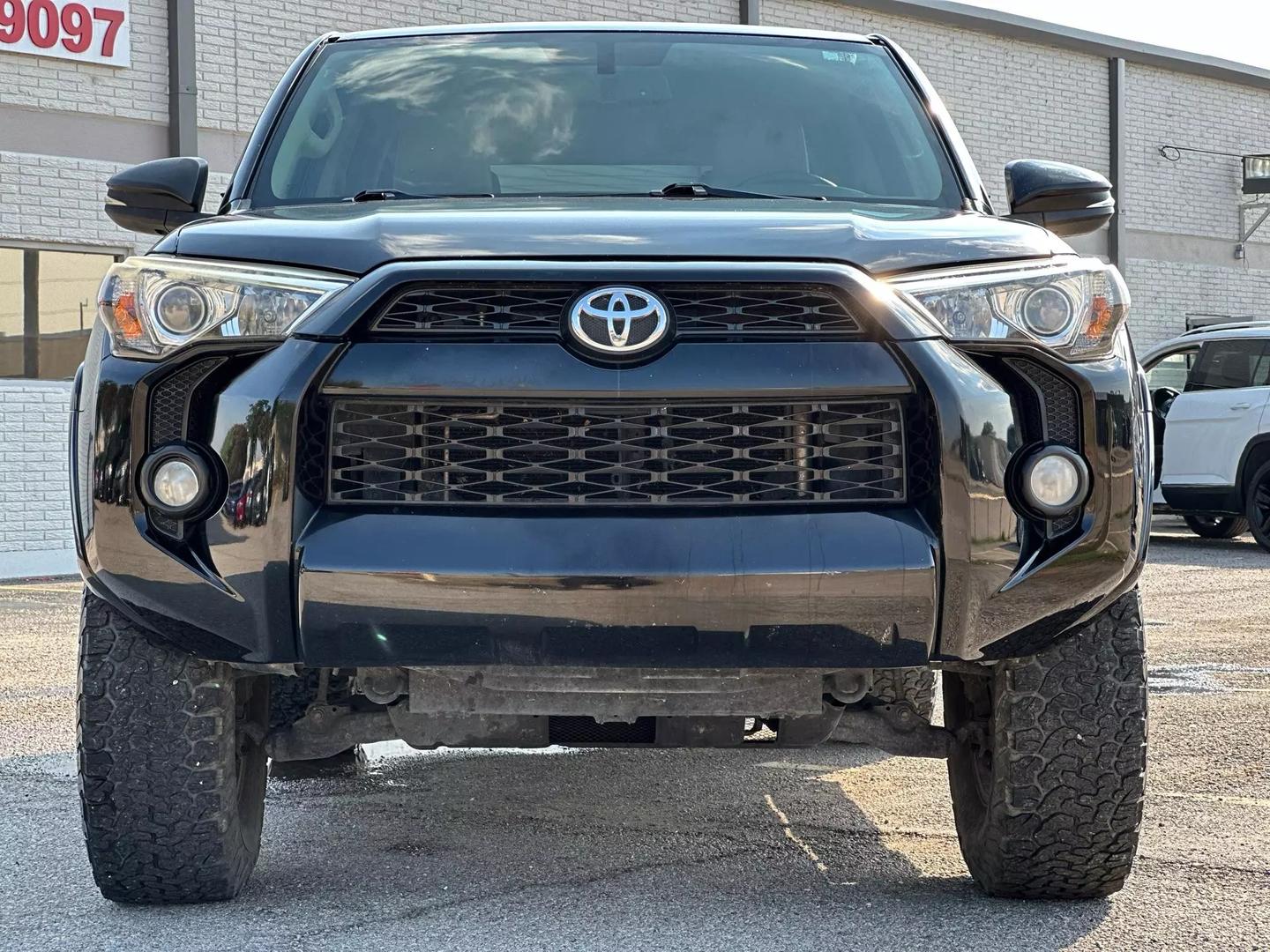 2014 Toyota 4runner - Image 12