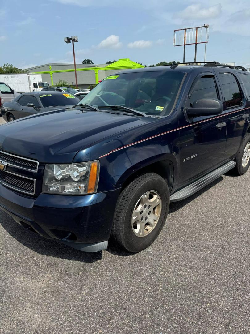 2007 Chevrolet Tahoe LS photo 2