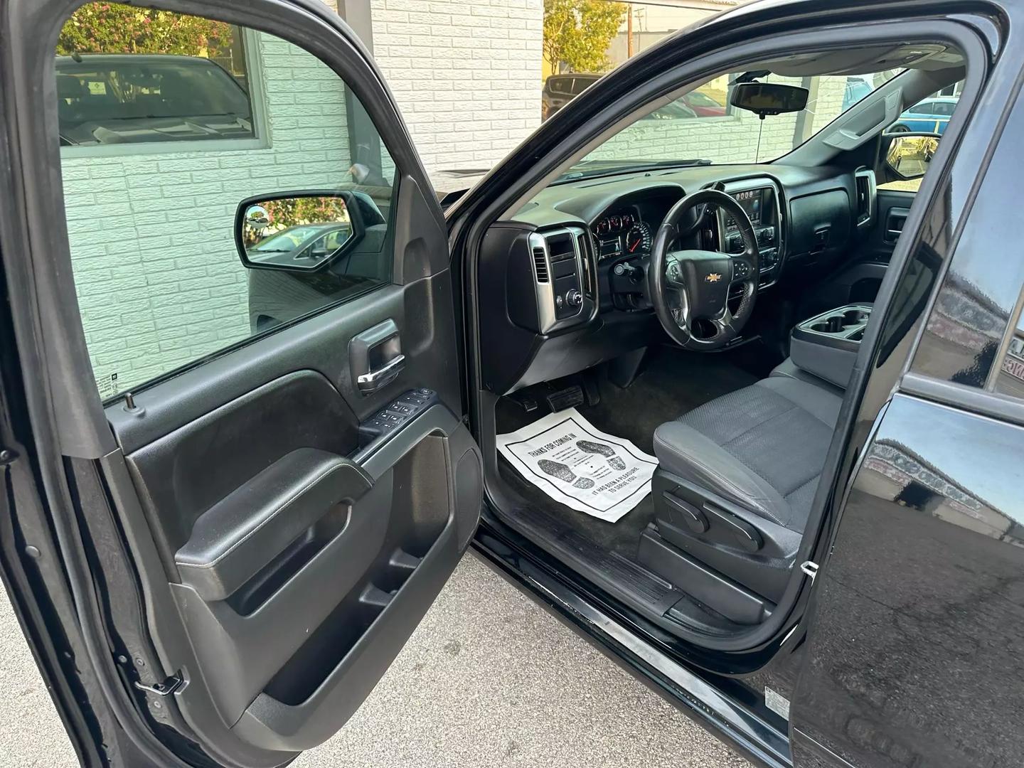 2016 Chevrolet Silverado 1500 Crew Cab - Image 13