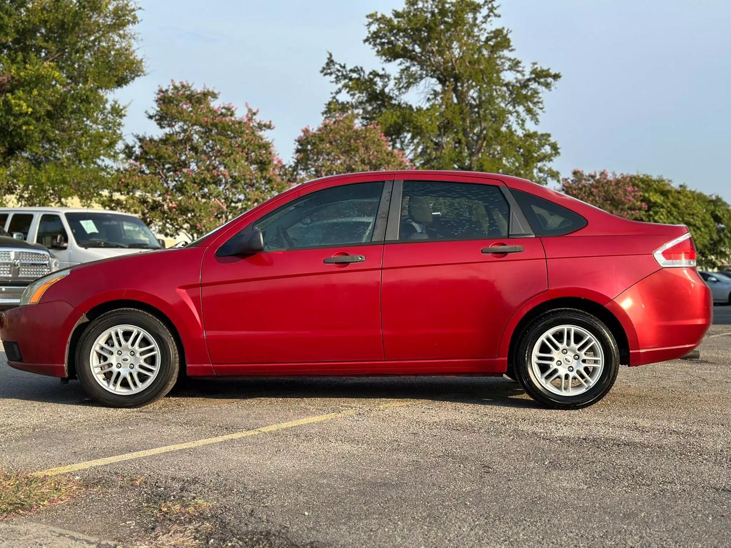 2011 Ford Focus - Image 5