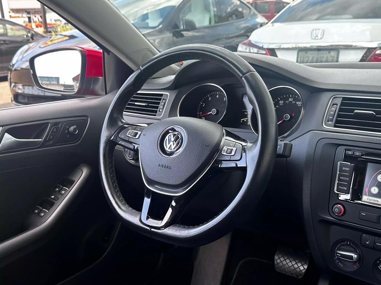 2015 Volkswagen Jetta - Image 26