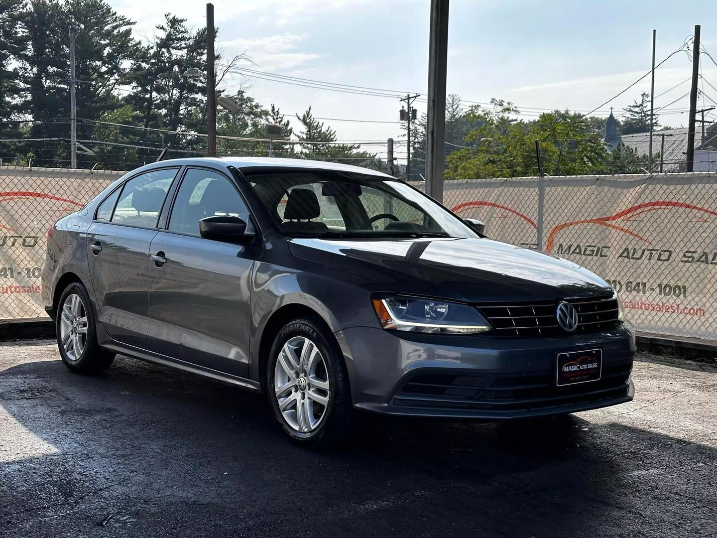 2018 Volkswagen Jetta - Image 6