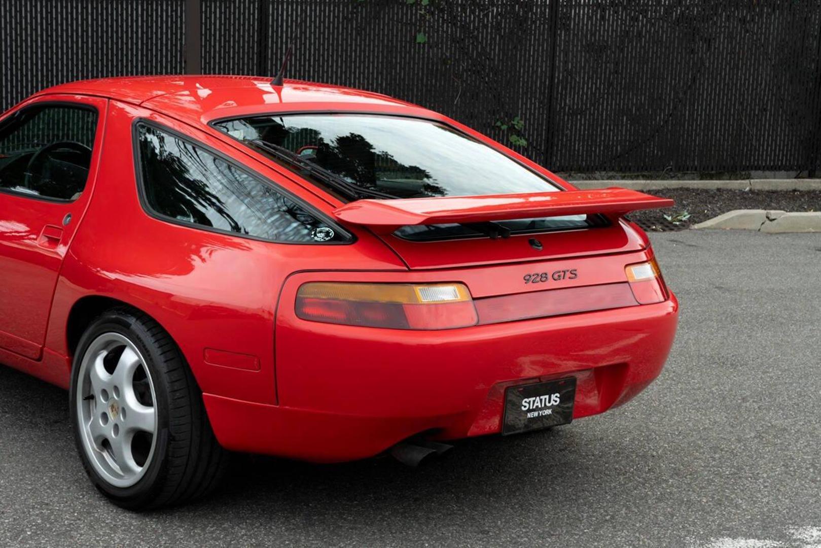 1992 Porsche 928 - Image 28